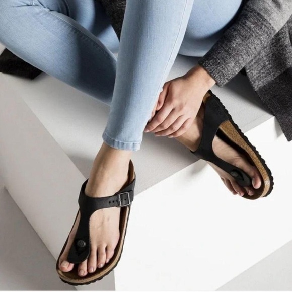Black Birkenstock Gizeh Sandals Size 36 (5-5.5) EUC - Picture 3 of 13